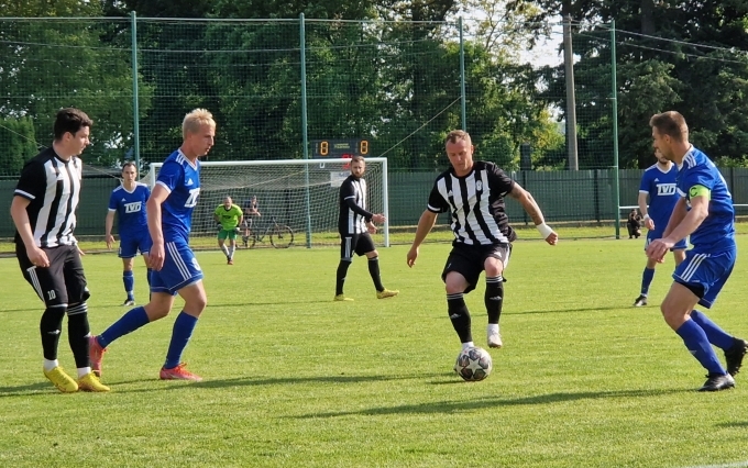 SFK ELKO Holešov A : FC TVD Slavičín 2:0 (0:0)